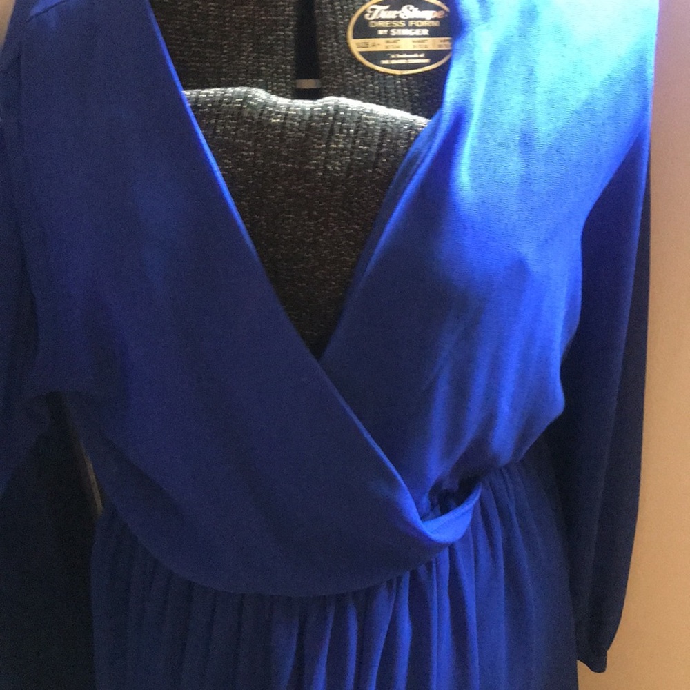 Dress - Picture 6 of 8